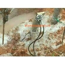 露天礦山開(kāi)采設(shè)備劈裂機(jī)河北