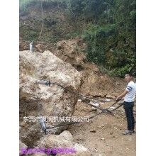 石頭開采設(shè)備分裂機(jī)