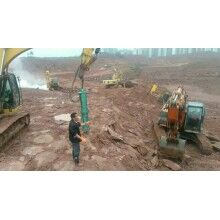 超大型無(wú)聲拆除大塊石頭用機(jī)載分裂機(jī)